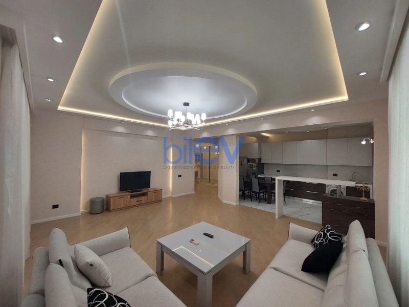 Aylıq Kirayə 3 otaqlı Yeni Tikili bina evi  130m², Bakı