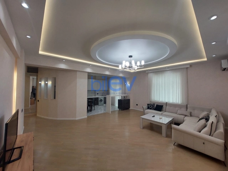 Aylıq Kirayə 3 otaqlı Yeni Tikili bina evi  130m², Bakı