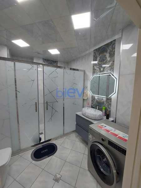 Aylıq Kirayə 3 otaqlı Yeni Tikili bina evi  97m², Bakı