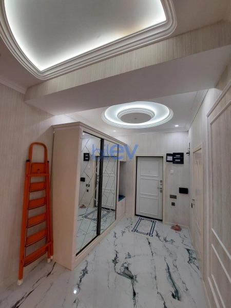 Aylıq Kirayə 3 otaqlı Yeni Tikili bina evi  97m², Bakı