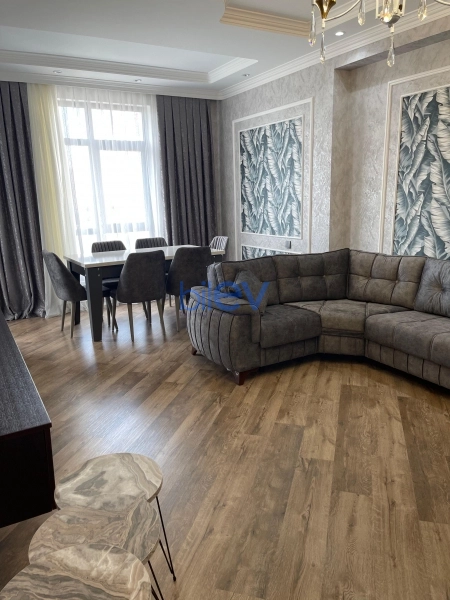 Aylıq Kirayə 3 otaqlı Yeni Tikili bina evi  97m², Bakı