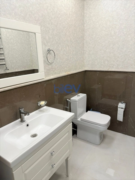 Aylıq Kirayə 5 otaqlı Yeni Tikili bina evi  300m², Bakı