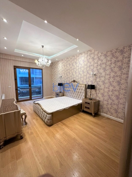 Aylıq Kirayə 5 otaqlı Yeni Tikili bina evi  300m², Bakı