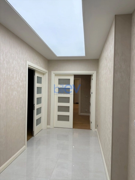 Aylıq Kirayə 5 otaqlı Yeni Tikili bina evi  300m², Bakı