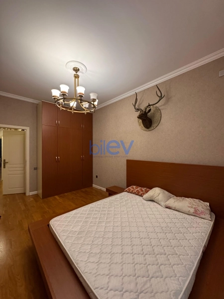 Aylıq Kirayə 3 otaqlı Yeni Tikili bina evi  153m², Bakı