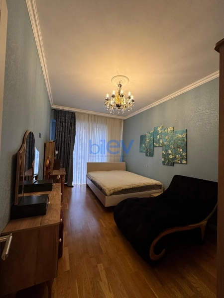 Aylıq Kirayə 3 otaqlı Yeni Tikili bina evi  153m², Bakı