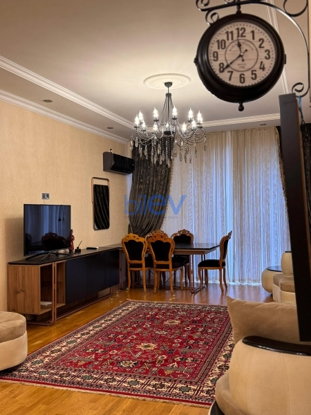 Aylıq Kirayə 3 otaqlı Yeni Tikili bina evi  153m², Bakı
