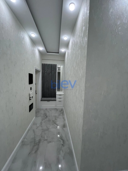 Aylıq Kirayə 3 otaqlı Yeni Tikili bina evi  120m², Bakı