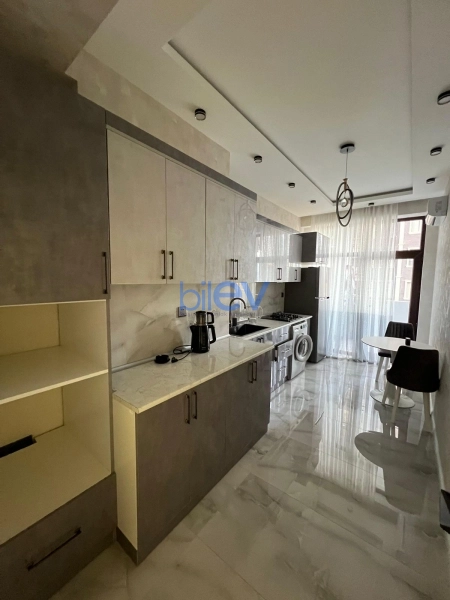 Aylıq Kirayə 3 otaqlı Yeni Tikili bina evi  120m², Bakı
