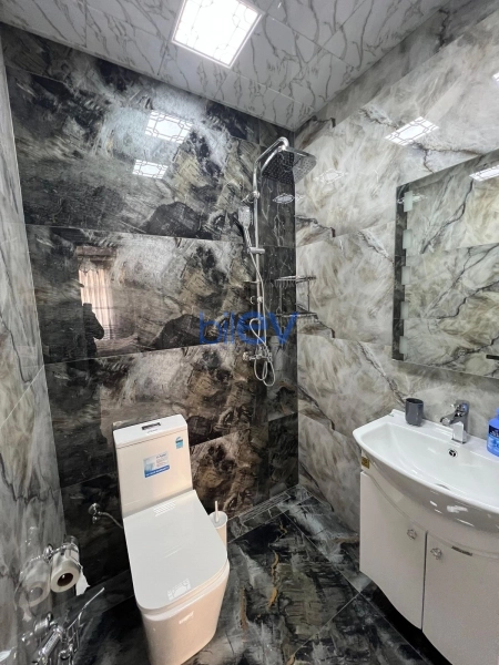 Aylıq Kirayə 3 otaqlı Yeni Tikili bina evi  120m², Bakı