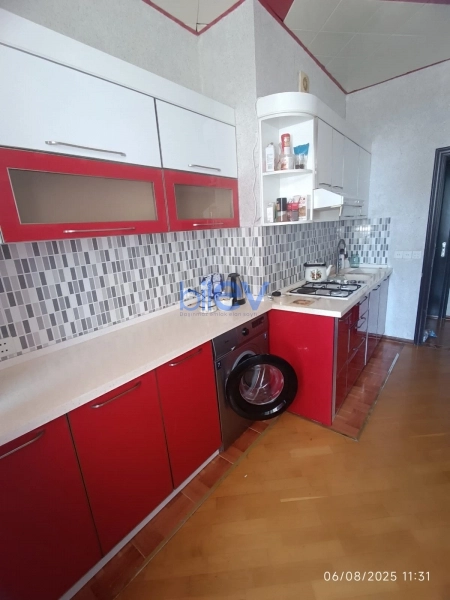 Aylıq Kirayə 3 otaqlı Köhnə Tikili bina evi  80m², Bakı