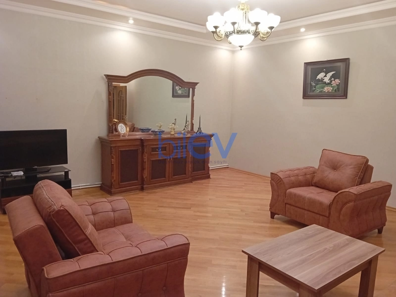 Aylıq Kirayə 3 otaqlı Yeni Tikili bina evi  140m², Bakı