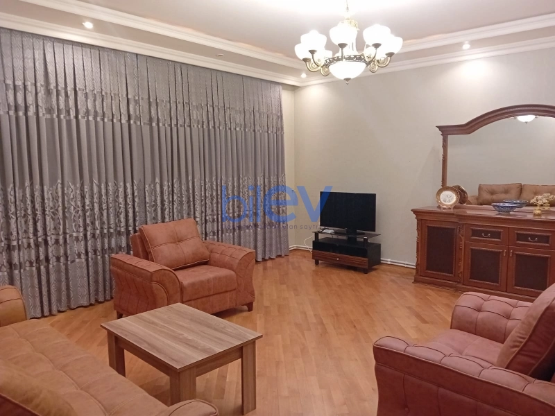 Aylıq Kirayə 3 otaqlı Yeni Tikili bina evi  140m², Bakı