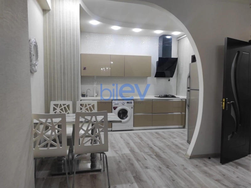 Aylıq Kirayə 3 otaqlı Yeni Tikili bina evi  102m², Bakı