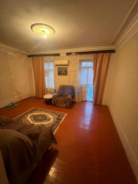 Aylıq Kirayə 3 otaqlı Köhnə Tikili bina evi  70m², Bakı