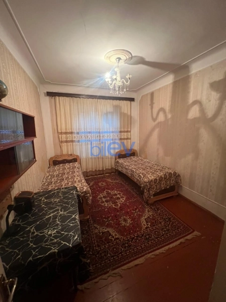 Aylıq Kirayə 3 otaqlı Köhnə Tikili bina evi  70m², Bakı