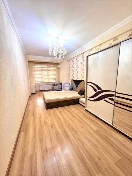 Aylıq Kirayə 3 otaqlı Yeni Tikili bina evi  103m², Bakı