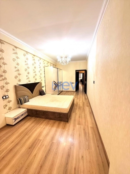 Aylıq Kirayə 3 otaqlı Yeni Tikili bina evi  103m², Bakı