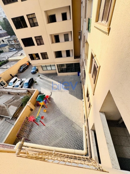 Aylıq Kirayə 3 otaqlı Yeni Tikili bina evi  103m², Bakı