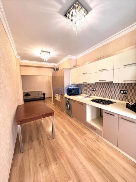 Aylıq Kirayə 3 otaqlı Yeni Tikili bina evi  103m², Bakı