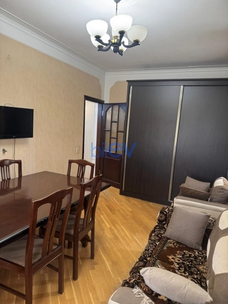 Aylıq Kirayə 2 otaqlı Köhnə Tikili bina evi  60m², Bakı
