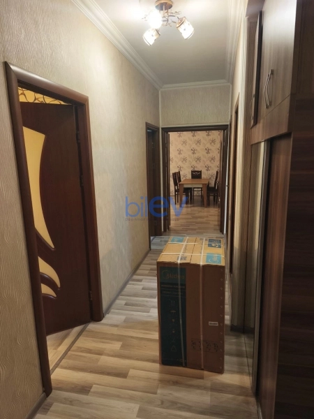 Satış 4 otaqlı Köhnə Tikili bina evi  126m², Bakı