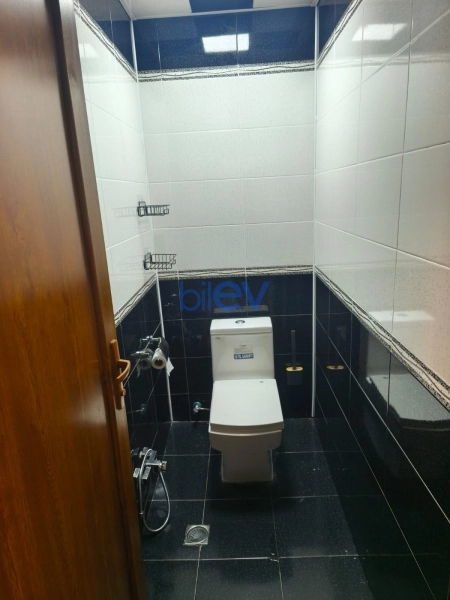 Satış 4 otaqlı Köhnə Tikili bina evi  126m², Bakı