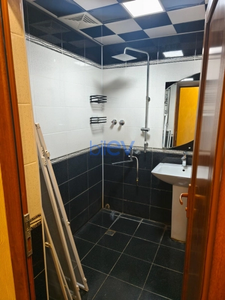 Satış 4 otaqlı Köhnə Tikili bina evi  126m², Bakı
