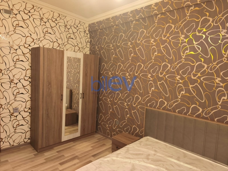 Satış 4 otaqlı Köhnə Tikili bina evi  126m², Bakı