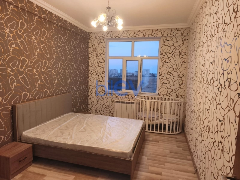 Satış 4 otaqlı Köhnə Tikili bina evi  126m², Bakı
