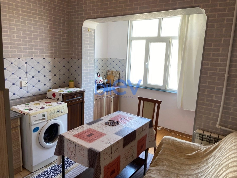 Satış 2 otaqlı Köhnə Tikili bina evi  60m², Bakı