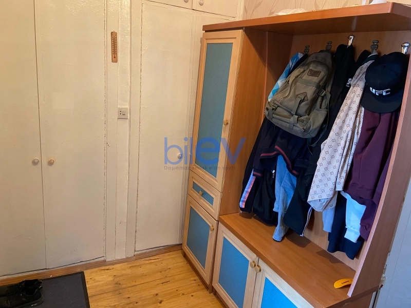 Satış 2 otaqlı Köhnə Tikili bina evi  60m², Bakı