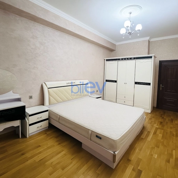 Aylıq Kirayə 3 otaqlı Yeni Tikili bina evi  100m², Bakı