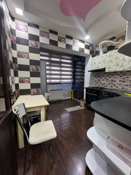 Satış 2 otaqlı Köhnə Tikili bina evi  60m², Bakı