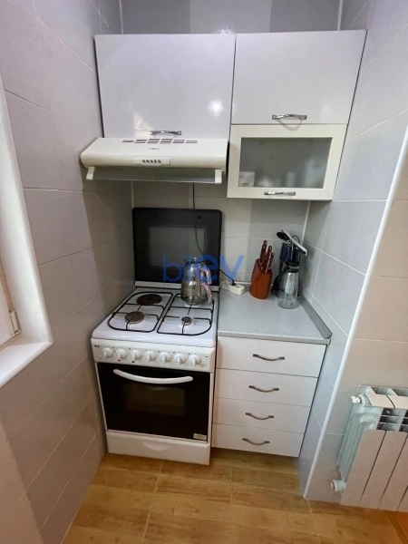 Satış 3 otaqlı Köhnə Tikili bina evi  85m², Bakı