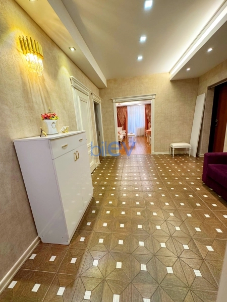 Satış 3 otaqlı Yeni Tikili bina evi  137m², Bakı