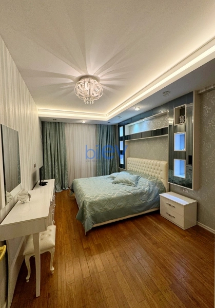 Satış 3 otaqlı Yeni Tikili bina evi  137m², Bakı
