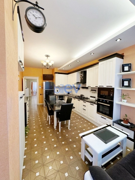Satış 3 otaqlı Yeni Tikili bina evi  137m², Bakı