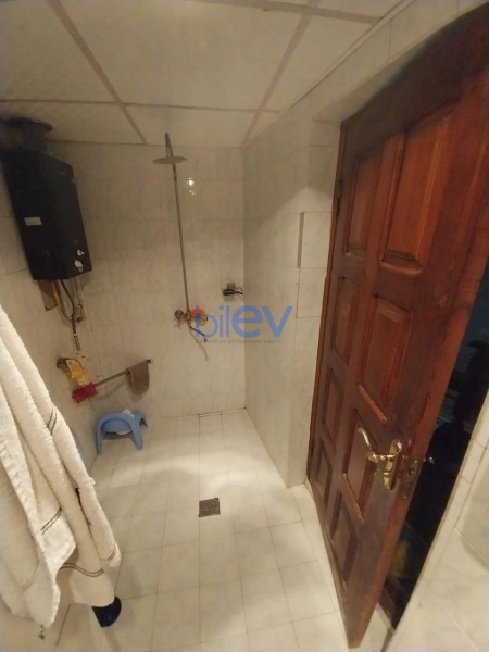Satış 3 otaqlı Köhnə Tikili bina evi  63m², Bakı