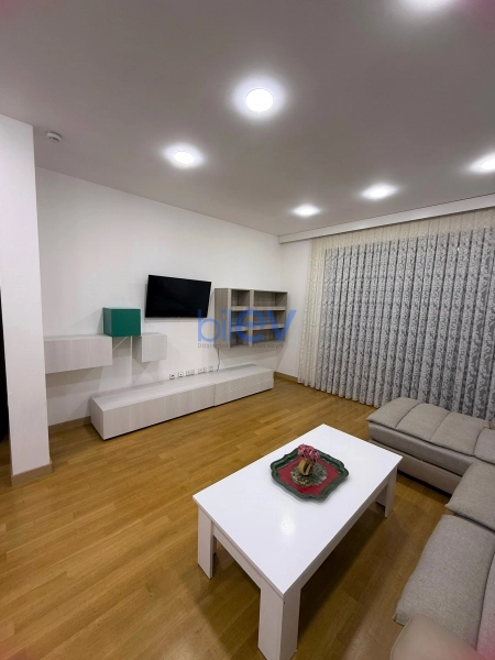 Aylıq Kirayə 2 otaqlı Yeni Tikili bina evi  90m², Bakı