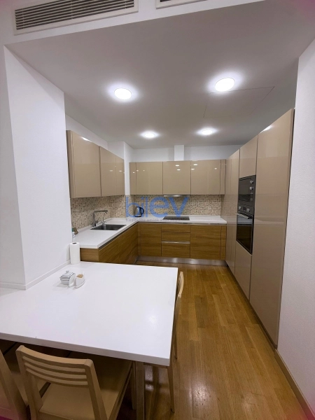 Aylıq Kirayə 2 otaqlı Yeni Tikili bina evi  90m², Bakı