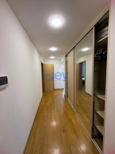 Aylıq Kirayə 2 otaqlı Yeni Tikili bina evi  90m², Bakı