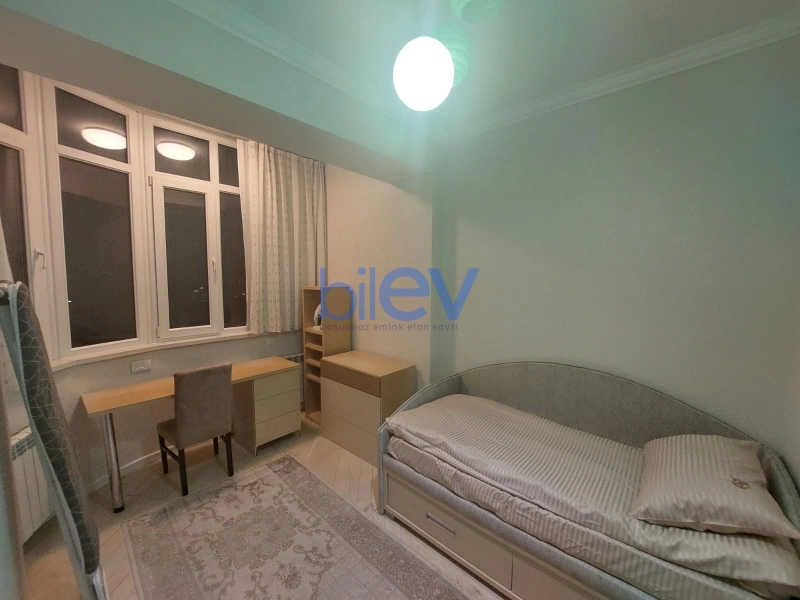 Aylıq Kirayə 3 otaqlı Yeni Tikili bina evi  79m², Bakı