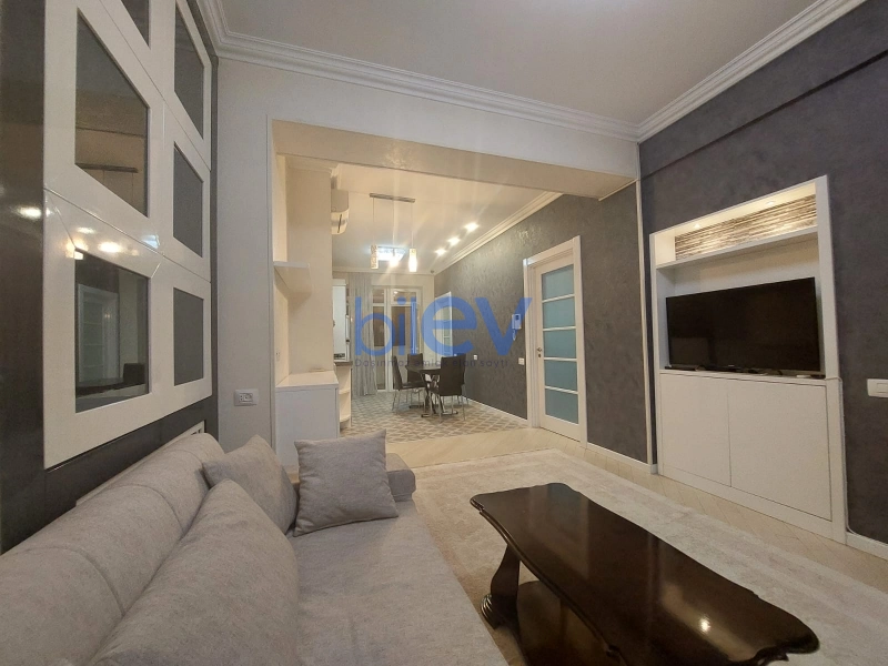 Aylıq Kirayə 3 otaqlı Yeni Tikili bina evi  79m², Bakı