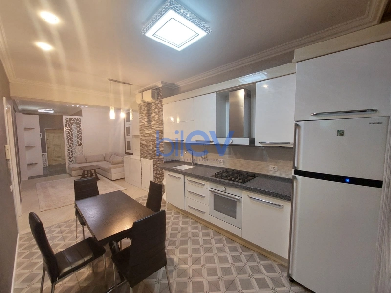 Aylıq Kirayə 3 otaqlı Yeni Tikili bina evi  79m², Bakı