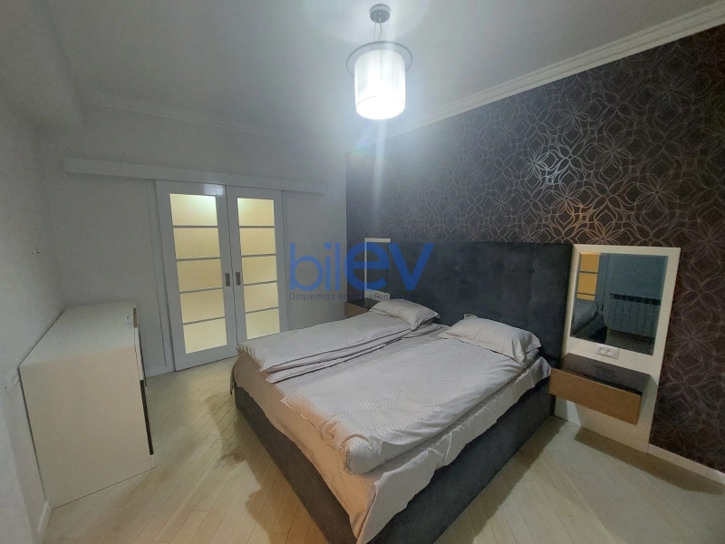 Aylıq Kirayə 3 otaqlı Yeni Tikili bina evi  79m², Bakı