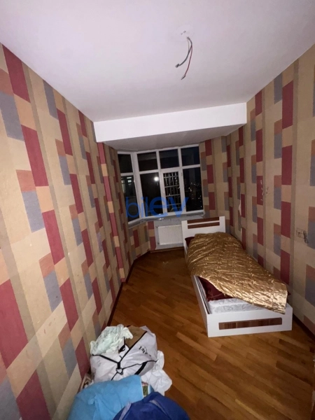 Aylıq Kirayə 3 otaqlı Yeni Tikili bina evi  100.00m², Bakı