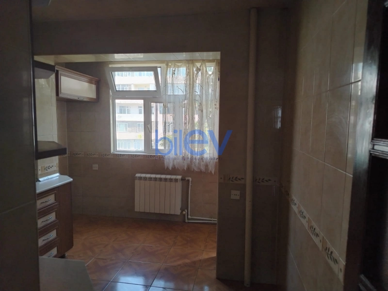 Aylıq Kirayə 3 otaqlı Köhnə Tikili bina evi  90m², Bakı