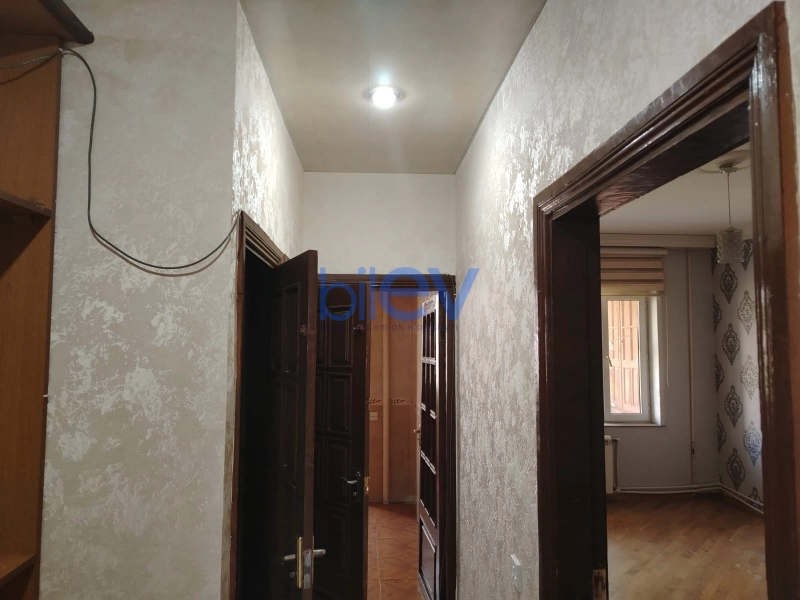 Aylıq Kirayə 3 otaqlı Köhnə Tikili bina evi  90m², Bakı