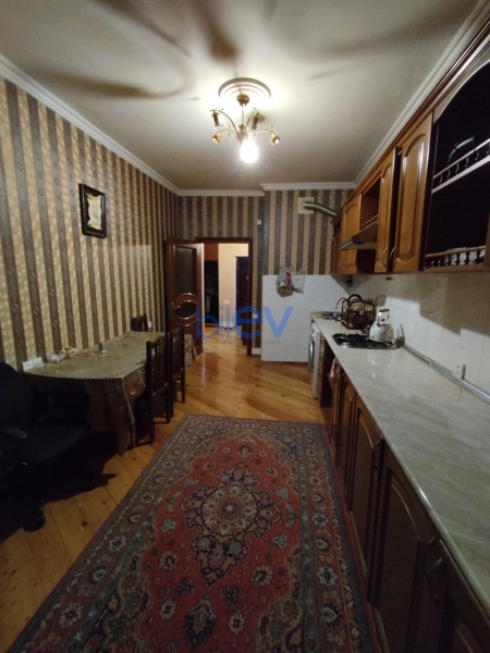 Aylıq Kirayə 2 otaqlı Yeni Tikili bina evi  85m², Bakı